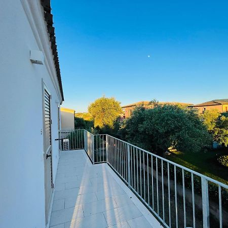 Chrisso Rooms Affittacamere San Teodoro  Eksteriør bilde