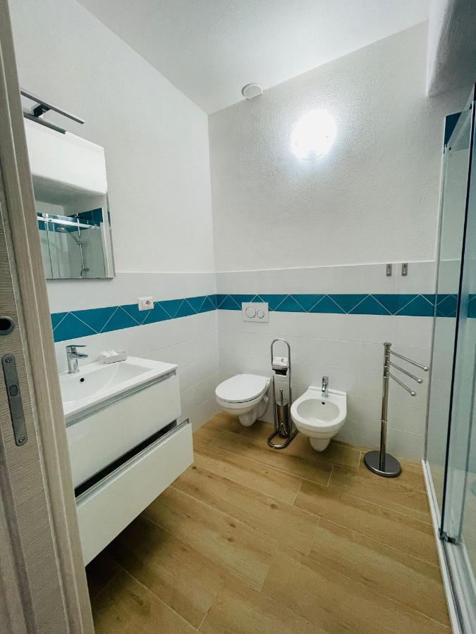 Chrisso Rooms Affittacamere San Teodoro  Eksteriør bilde