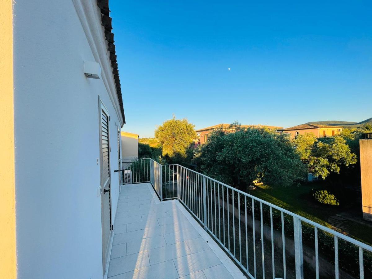 Chrisso Rooms Affittacamere San Teodoro  Eksteriør bilde