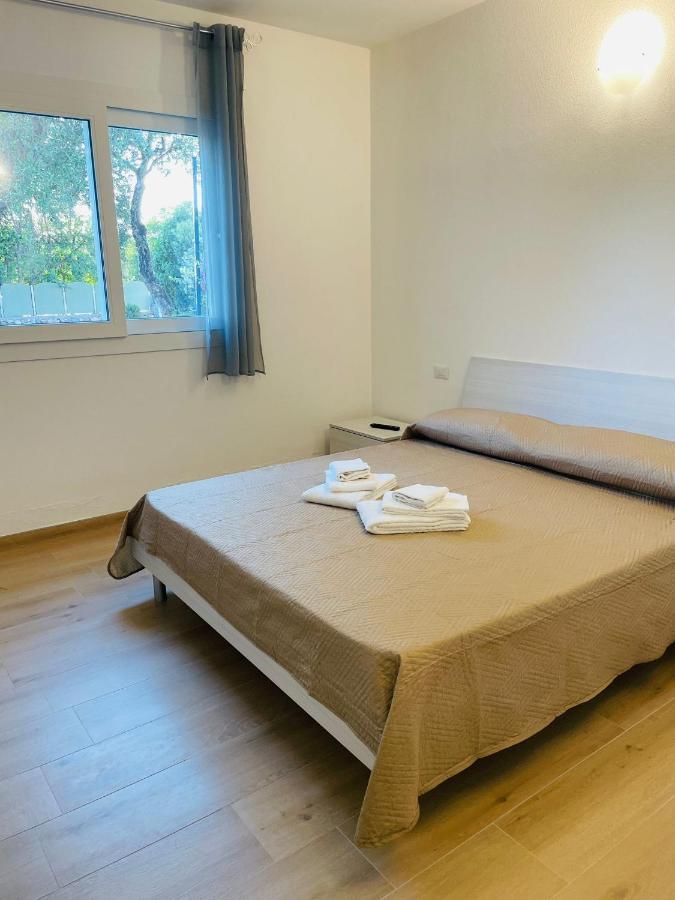 Chrisso Rooms Affittacamere San Teodoro  Eksteriør bilde